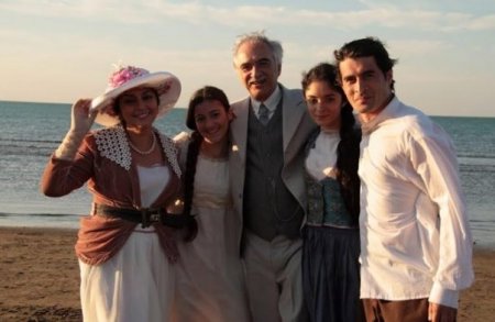 Həmidə Ömərova Polad Bülbüoğlu ilə ailə qurub?"