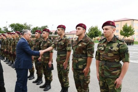 Birinci vitse-prezidenti Mehriban Əliyeva DTX-nın N saylı hərbi hissəsində müddətli həqiqi hərbi xidmət qulluqçularının ehtiyata buraxılması mərasimində iştirak edib - FOTO