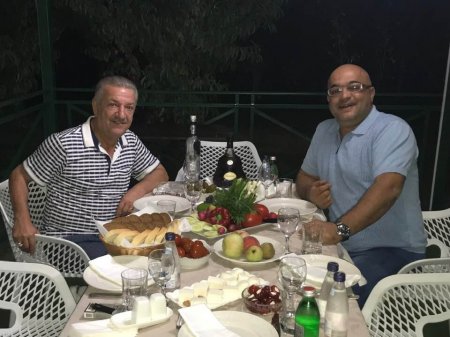 Telman İsmayılov villasında belə istirahət edir - FOTO