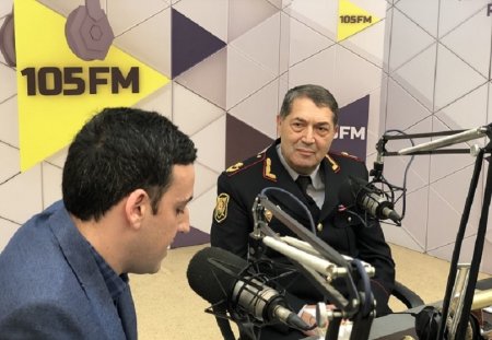 Azərbaycanda polis radio verilişi açdı, general özü efirə çıxdı - FOTO