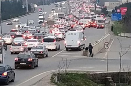 Bakı-Sumqayıt yolunda yenə tıxac yarandı - FOTOLAR