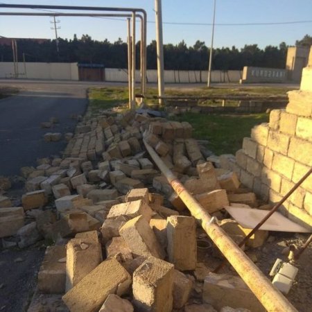 Güclü külək Bakıda fəsad törətdi: Bu ərazilər qazsız qaldı - FOTO Güclü külək Bakıda fəsad törətdi: Bu ərazilər qazsız qaldı - FOTO