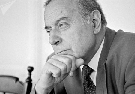 Ümummilli lider Heydər Əliyevin doğum günüdür