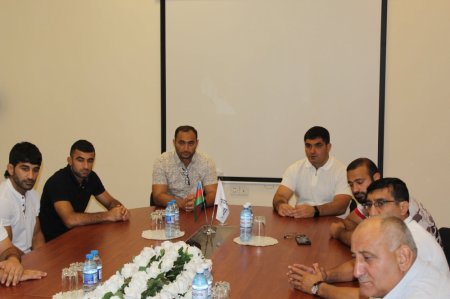 “Tokio-2020”yə lisenziya qazanmış kişi paracüdoçularla görüş olub