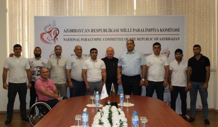 “Tokio-2020”yə lisenziya qazanmış kişi paracüdoçularla görüş olub