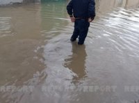 Gəncədə yağış suları evlərə dolub