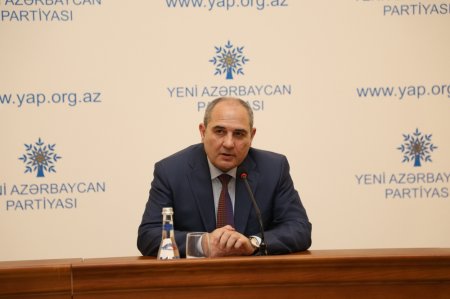 YAP-a birləşən siyasi partiyaların bir qrup nümayəndəsinə üzvlük vəsiqələrinin təqdim olunması mərasimi keçirilib