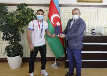 BDU-nun rektoru Olimpiya mükafatçısı Hacı Əliyevlə görüşüb BDU-nun rektoru Olimpiya mükafatçısı Hacı Əliyevlə görüşüb