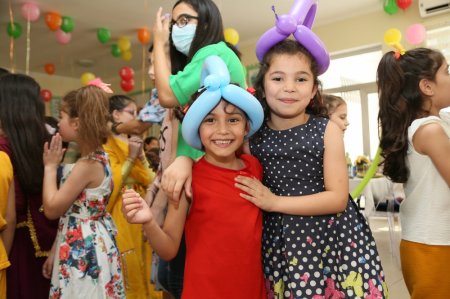 Heydər Əliyev Fondu uşaq evlərinin sakinləri və ahıllar üçün əyləncə proqramı təşkil edib