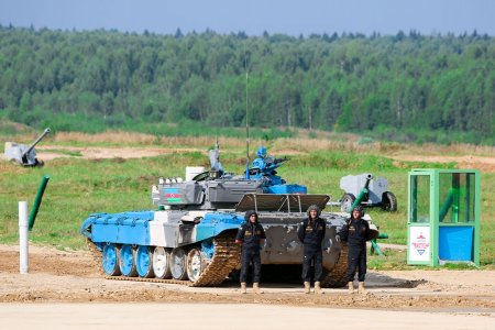 Tankçılarımız “Tank biatlonu” müsabiqəsində yarımfinal mərhələsinə vəsiqə qazanıblar