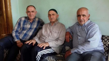 DÜNYADAN NƏ GÖZƏL BİR İNSAN KÖÇÜR...