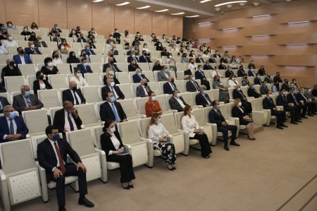 YAP-ın Nizami, Xətai, Nəsimi və Binəqədi rayon təşkilatlarının yeni sədrləri partiya aktivinə təqdim olunub