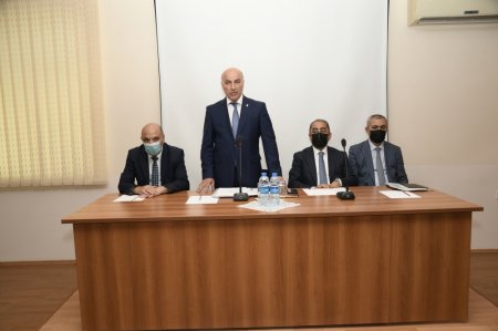 YAP-ın Nizami, Xətai, Nəsimi və Binəqədi rayon təşkilatlarının yeni sədrləri partiya aktivinə təqdim olunub