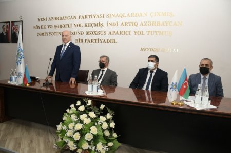 YAP-ın Nizami, Xətai, Nəsimi və Binəqədi rayon təşkilatlarının yeni sədrləri partiya aktivinə təqdim olunub