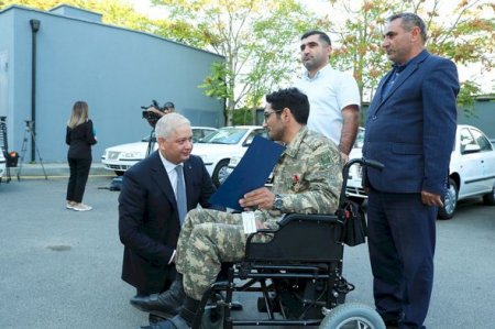 Amin Musayevə avtomobil verildi – FOTO