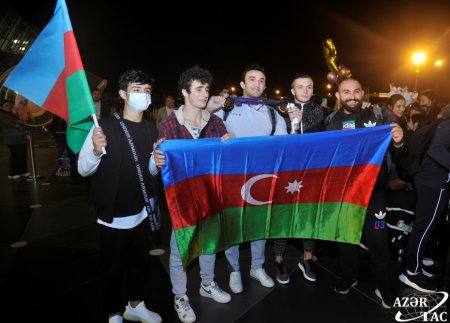 Avropa çempionatında uğurla çıxış edən akrobatika gimnastlarımız Vətənə qayıdıblar Avropa çempionatında uğurla çıxış edən akrobatika gimnastlarımız Vətənə qayıdıblar