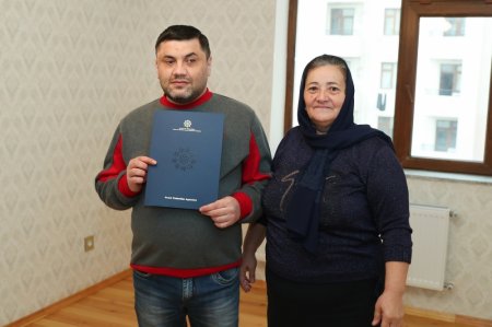 Gözdən əlilliyi olan bir qrup vətəndaşa mənzil təqdim olunub