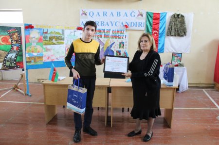 “Zəfər Salnaməsi” layihəsi çərçivəsində növbəti görüş şəhər 5№-li tam orta məktəbdə baş tutdu “Zəfər Salnaməsi” layihəsi çərçivəsində növbəti görüş şəhər 5№-li tam orta məktəbdə baş tutdu