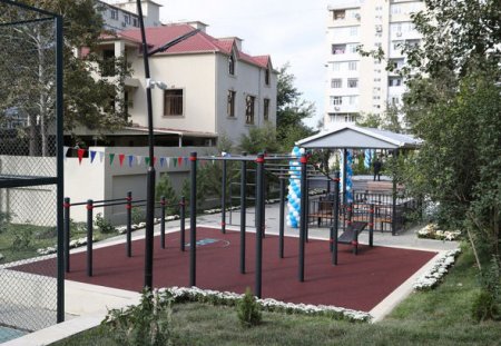 Leyla Əliyevanın iştirakı ilə “Bizim həyət” layihəsində abadlaşdırılan növbəti həyətin açılışı olub (FOTO)