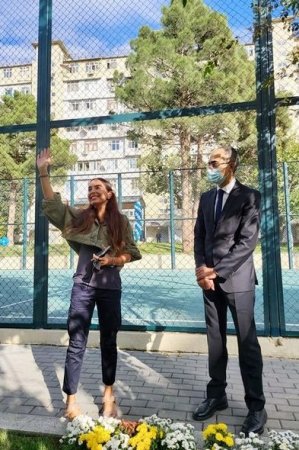 Leyla Əliyevanın iştirakı ilə “Bizim həyət” layihəsində abadlaşdırılan növbəti həyətin açılışı olub (FOTO)
