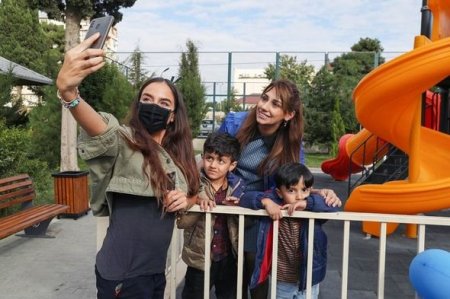 Leyla Əliyevanın iştirakı ilə “Bizim həyət” layihəsində abadlaşdırılan növbəti həyətin açılışı olub (FOTO)