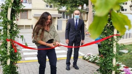 Leyla Əliyevanın iştirakı ilə “Bizim həyət” layihəsində abadlaşdırılan növbəti həyətin açılışı olub (FOTO)