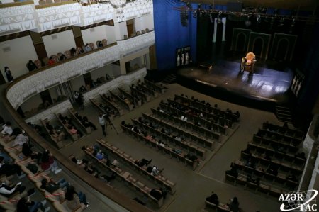 Milli Dram Teatrı yeni mövsümü “Qarabağnamə” ilə açıb Milli Dram Teatrı yeni mövsümü “Qarabağnamə” ilə açıb