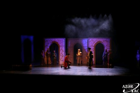Milli Dram Teatrı yeni mövsümü “Qarabağnamə” ilə açıb Milli Dram Teatrı yeni mövsümü “Qarabağnamə” ilə açıb