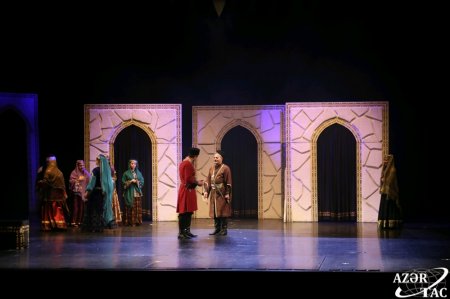 Milli Dram Teatrı yeni mövsümü “Qarabağnamə” ilə açıb Milli Dram Teatrı yeni mövsümü “Qarabağnamə” ilə açıb