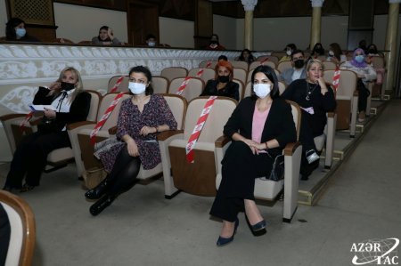 Milli Dram Teatrı yeni mövsümü “Qarabağnamə” ilə açıb Milli Dram Teatrı yeni mövsümü “Qarabağnamə” ilə açıb