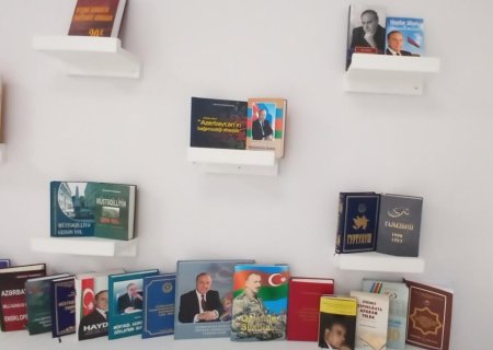 Mərkəzi Elmi Kitabxanada Müstəqilliyin Bərpası Gününə həsr olunan sərgi