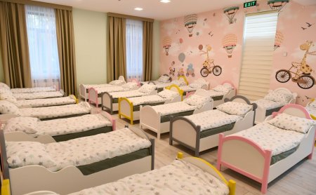 Prezident İlham Əliyev və birinci xanım Mehriban Əliyeva Şamaxı şəhər 7 saylı körpələr evi-uşaq bağçasının açılışında iştirak ediblər