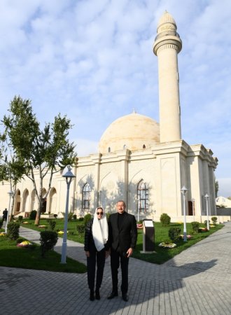 Şamaxıdakı Pirsaat Baba ziyarətgah-məscid kompleksinin bərpa və yenidənqurmadan sonra açılışı olub Şamaxıdakı Pirsaat Baba ziyarətgah-məscid kompleksinin bərpa və yenidənqurmadan sonra açılışı olub