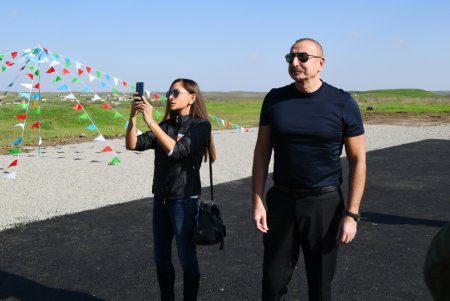 Prezident İlham Əliyev və birinci xanım Mehriban Əliyeva Zəfər yolunun açılışında iştirak ediblər