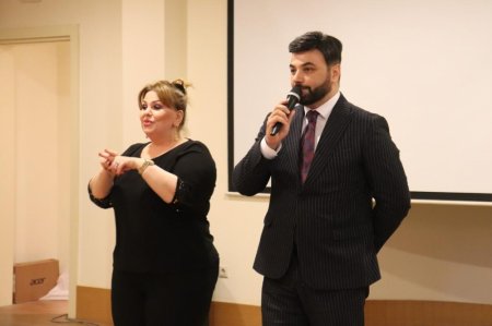 Eşitmə və nitq məhdudiyyətli gənclərin iştirakı ilə “Qarabağ” mahnısına çəkilmiş klipin təqdimatı keçirilib Eşitmə və nitq məhdudiyyətli gənclərin iştirakı ilə “Qarabağ” mahnısına çəkilmiş klipin təqdimatı keçirilib