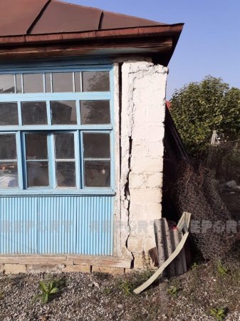 Zəlzələ dağıntılara səbəb olub - FOTO