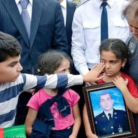 Ağlama,şəhid balası