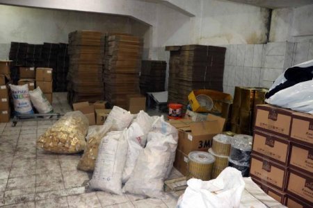 Polisdən qəfil basqın: İş başında tutuldular - Hissləri oyadan şokoladdan yeyib... / FOTOLAR