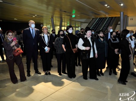 Bakıda gürcüstanlı rəssam Nino Kipşidzenin əsərlərindən ibarət sərgi açılıb