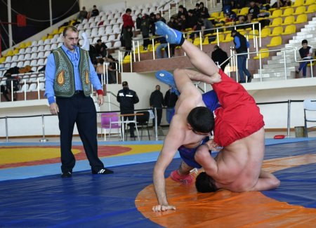 Milli güləş, kəmər güləşi üzrə ölkə birincilikləri və çempionatı keçirilib Milli güləş, kəmər güləşi üzrə ölkə birincilikləri və çempionatı keçirilib