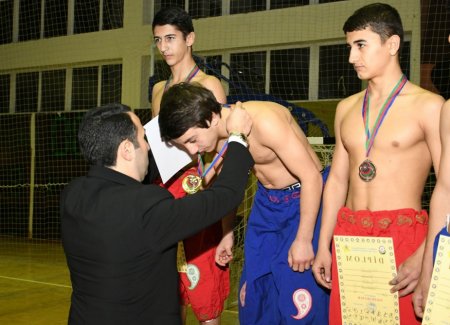 Milli güləş, kəmər güləşi üzrə ölkə birincilikləri və çempionatı keçirilib Milli güləş, kəmər güləşi üzrə ölkə birincilikləri və çempionatı keçirilib