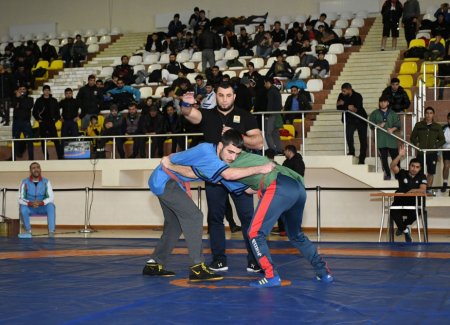 Milli güləş, kəmər güləşi üzrə ölkə birincilikləri və çempionatı keçirilib Milli güləş, kəmər güləşi üzrə ölkə birincilikləri və çempionatı keçirilib