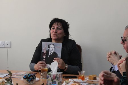 İNSANLARLA DİL TAPAN ŞAİR-JURNALİST - FOTO İNSANLARLA DİL TAPAN ŞAİR-JURNALİST - FOTO