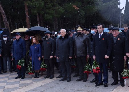 Sumqayıtda 20 Yanvar şəhidlərinin xatirəsi yad olunub Sumqayıtda 20 Yanvar şəhidlərinin xatirəsi yad olunub