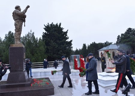 Sumqayıtda 20 Yanvar şəhidlərinin xatirəsi yad olunub Sumqayıtda 20 Yanvar şəhidlərinin xatirəsi yad olunub