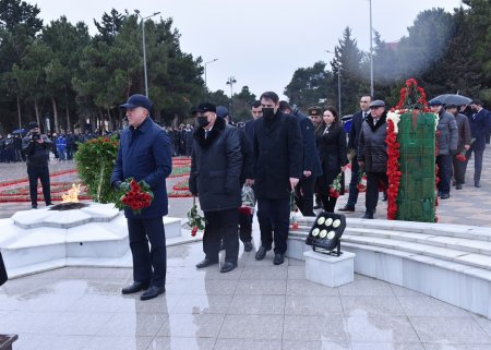Sumqayıtda 20 Yanvar şəhidlərinin xatirəsi yad olunub Sumqayıtda 20 Yanvar şəhidlərinin xatirəsi yad olunub