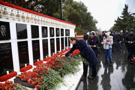 Türkiyə səfirliyindən 20 Yanvar faciəsi ilə bağlı paylaşım - Fotolar Türkiyə səfirliyindən 20 Yanvar faciəsi ilə bağlı paylaşım - Fotolar