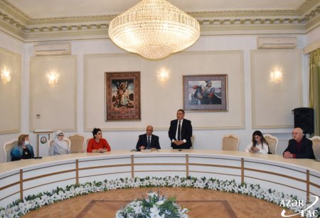 Görkəmli şair Nazim Hikmətin anadan olmasının 120 illiyi qeyd edilib Görkəmli şair Nazim Hikmətin anadan olmasının 120 illiyi qeyd edilib