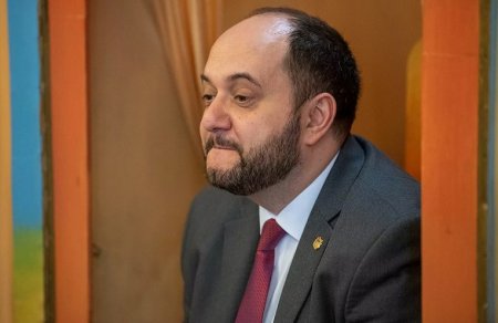 Paşinyanın prezident postuna namizədi o olacaq - FOTO Paşinyanın prezident postuna namizədi o olacaq - FOTO
