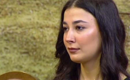 Bu da akryor  Natiq Fərzəliyevin xanımı və övladları - FOTOLAR